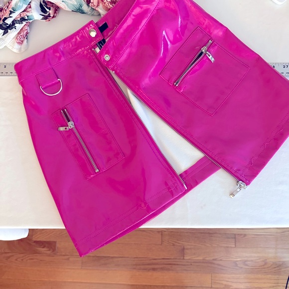 Bubble Gum Pink Vinyl Zipper Mini Skirt Size Small - Picture 3 of 8